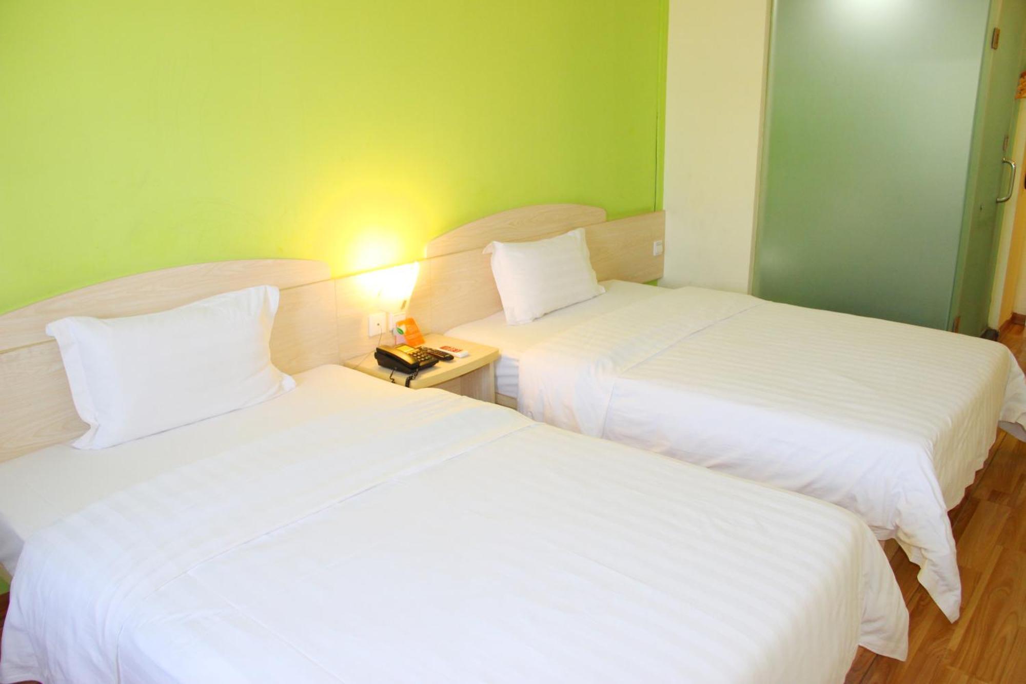 Iu Hotel Guangzhou Jingxi Nanfang Hospital Station Exterior foto